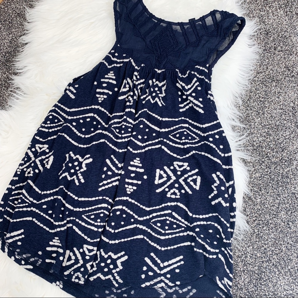 Lucky Brand | navy blue & white printed top M